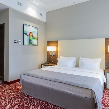 Hotel Senator Караганда Экстерьер фото