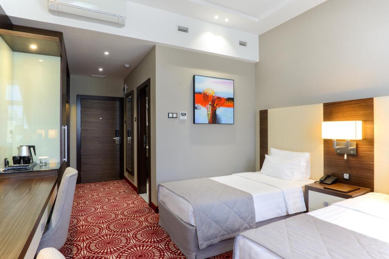 Hotel Senator Караганда Экстерьер фото