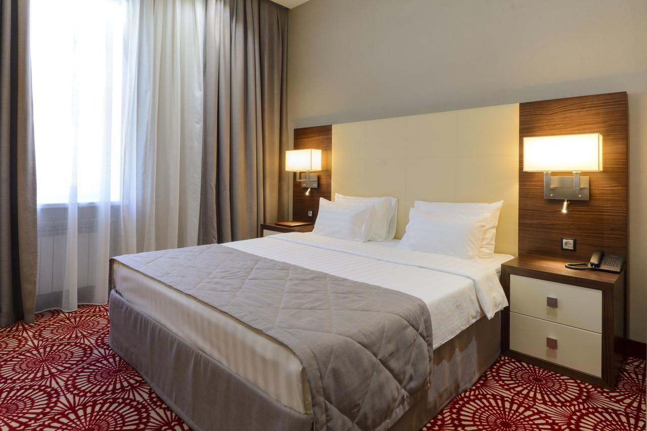 Hotel Senator Караганда Экстерьер фото