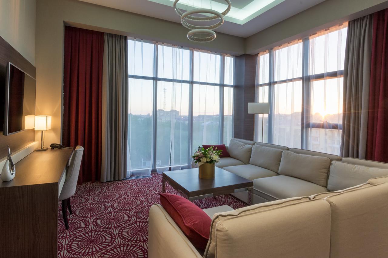 Hotel Senator Караганда Экстерьер фото