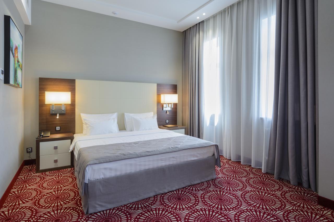 Hotel Senator Караганда Экстерьер фото
