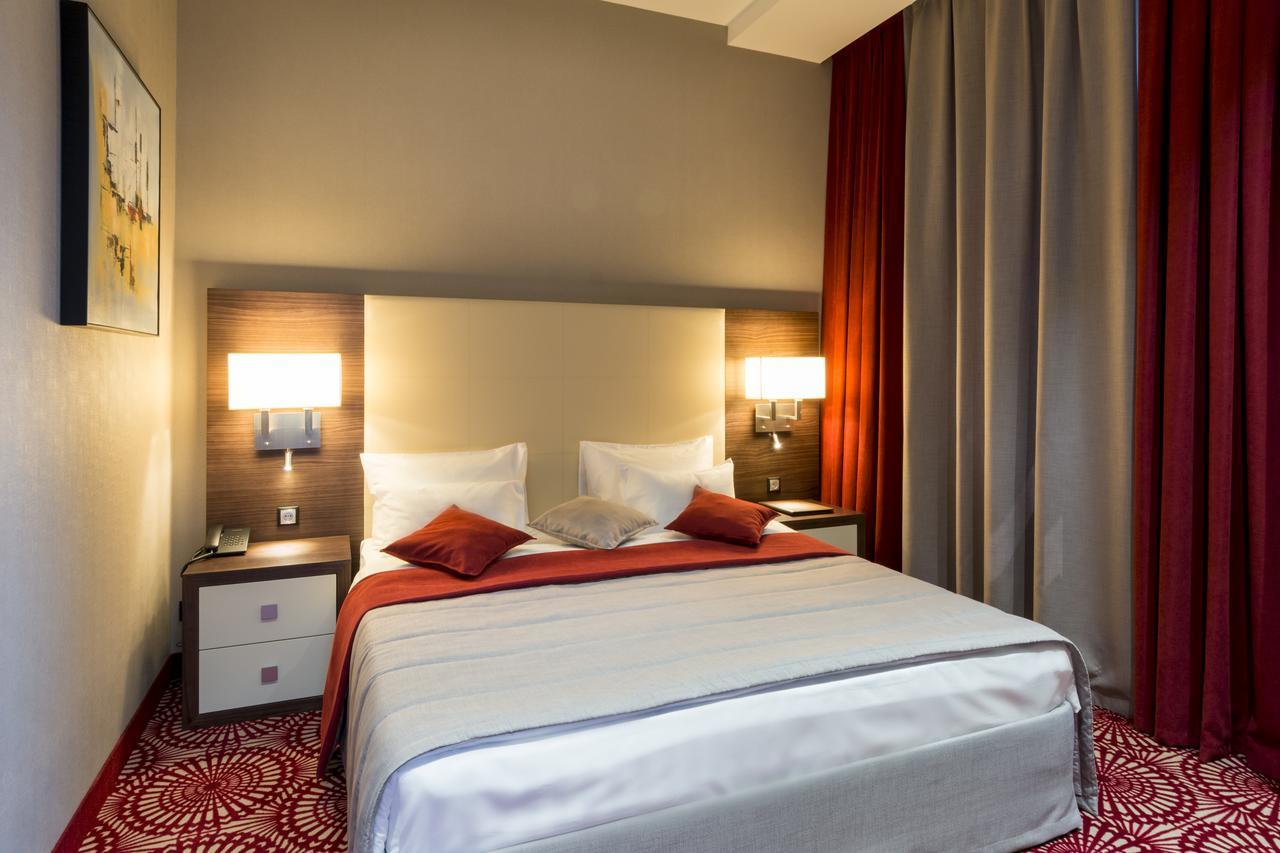 Hotel Senator Караганда Экстерьер фото