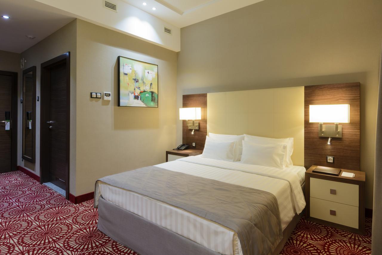 Hotel Senator Караганда Экстерьер фото